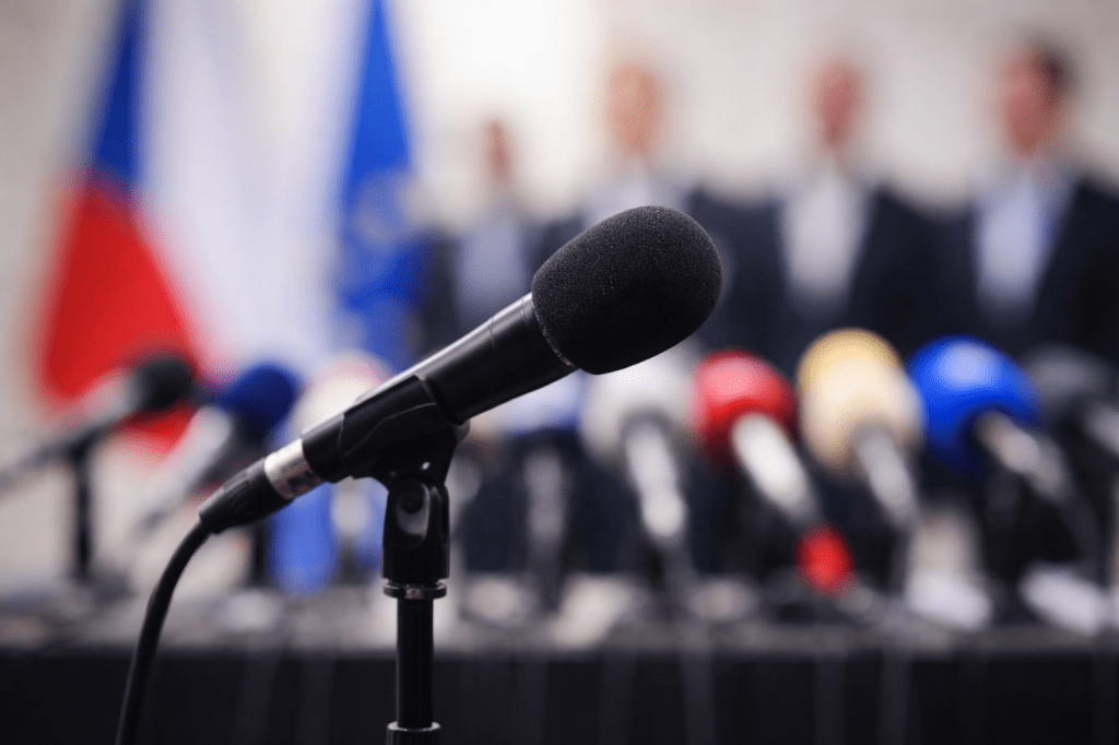 Vláda vydala mimořádné doporučení: Občané mají zůstat klidní, dokud nebude&nbsp;jasno